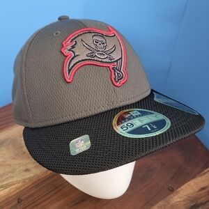 Tampa Bay Buccaneers Baseball Cap Low Profile Hat Fitted Size 7 1/8 New